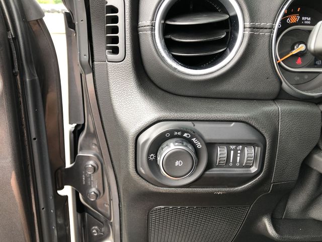 Thumbnail: 2021 Jeep Wrangler - 34