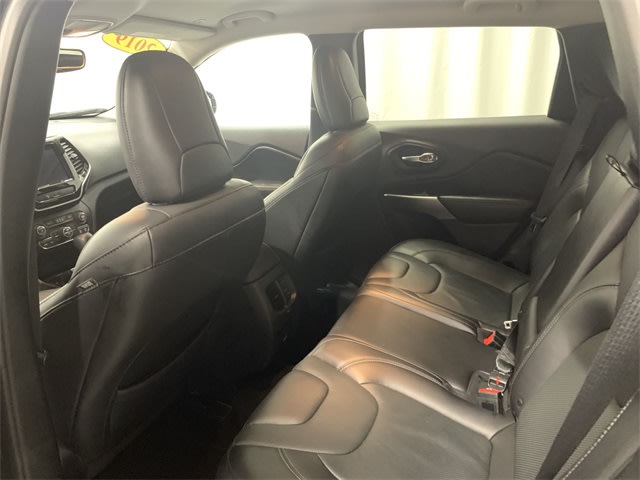 Thumbnail: 2019 Jeep Cherokee - 27