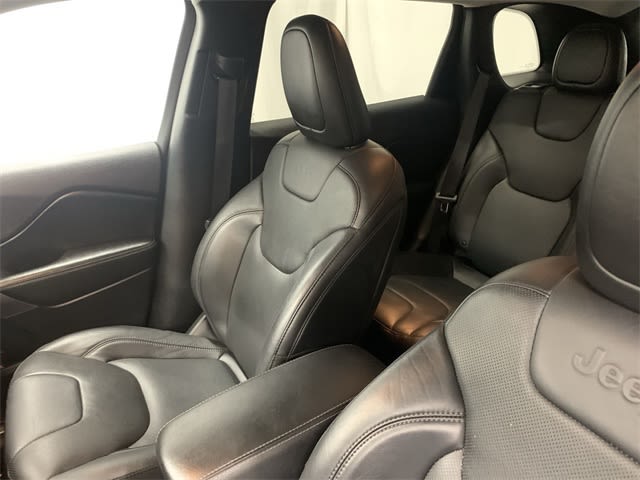 Thumbnail: 2019 Jeep Cherokee - 13