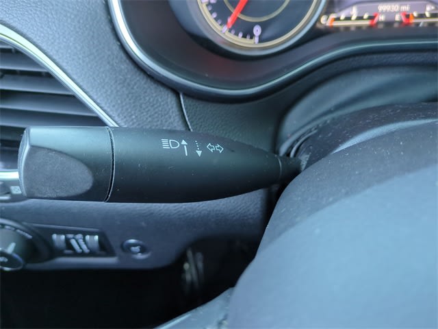 Thumbnail: 2019 Jeep Cherokee - 41