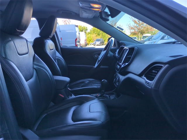 Thumbnail: 2019 Jeep Cherokee - 36