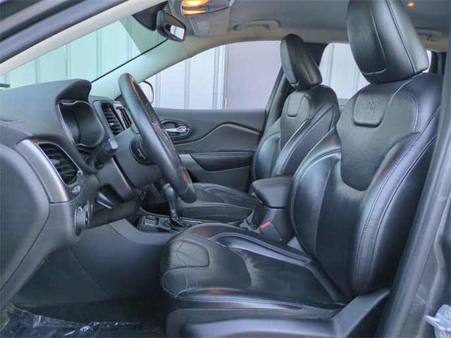 Thumbnail: 2019 Jeep Cherokee - 31