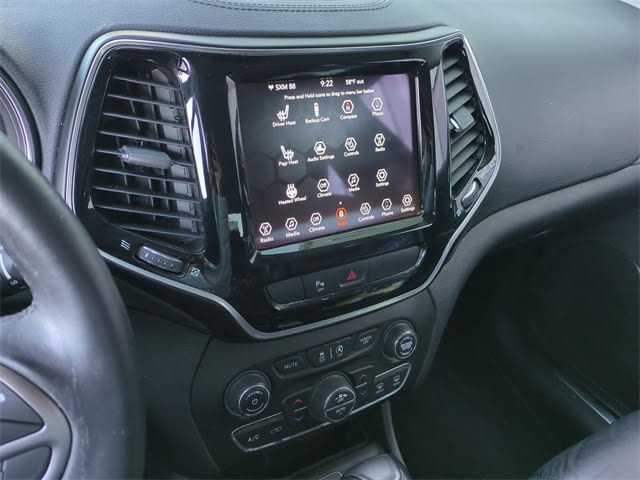 Thumbnail: 2019 Jeep Cherokee - 16