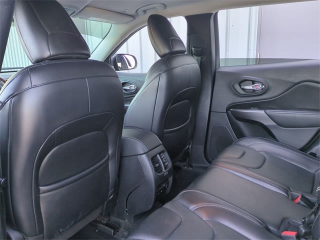 Thumbnail: 2019 Jeep Cherokee - 33