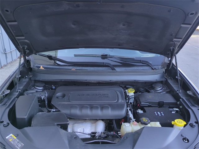 Thumbnail: 2019 Jeep Cherokee - 9