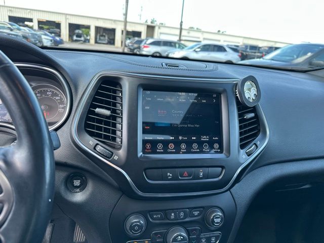 Thumbnail: 2021 Jeep Cherokee - 10