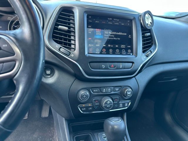 Thumbnail: 2021 Jeep Cherokee - 12