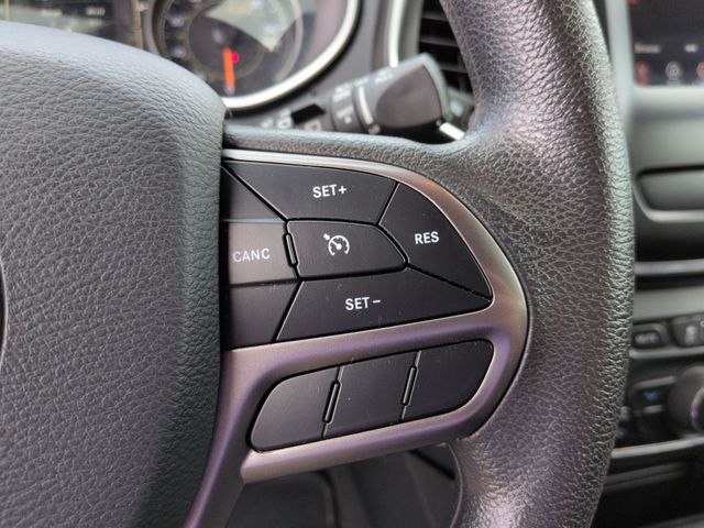 Thumbnail: 2021 Jeep Cherokee - 30