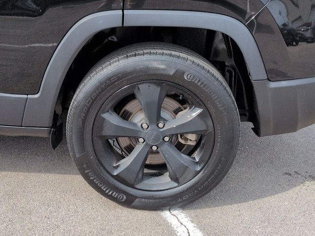 Thumbnail: 2021 Jeep Cherokee - 7