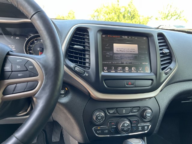 Thumbnail: 2017 Jeep Cherokee - 13