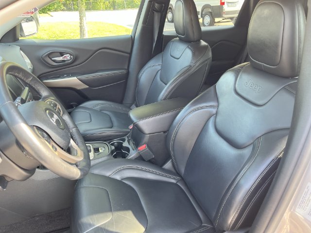Thumbnail: 2017 Jeep Cherokee - 9