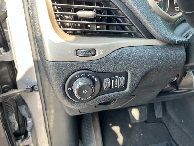 Thumbnail: 2017 Jeep Cherokee - 32