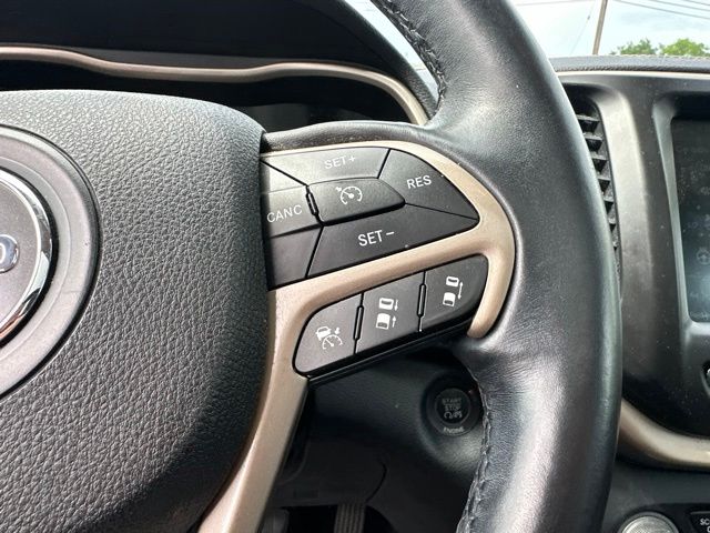 Thumbnail: 2014 Jeep Cherokee - 17