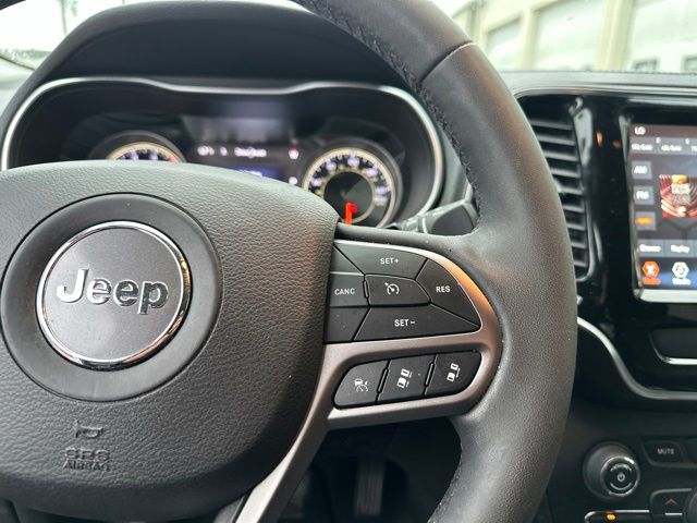 Thumbnail: 2022 Jeep Cherokee - 17