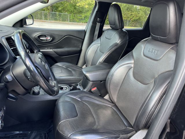 Thumbnail: 2019 Jeep Cherokee - 8