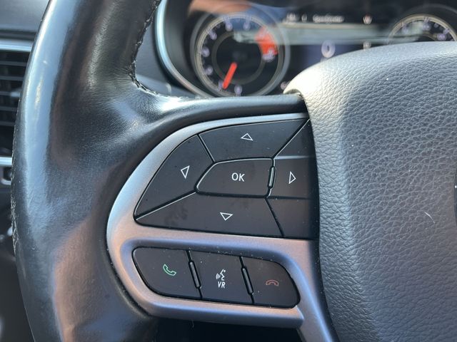 Thumbnail: 2019 Jeep Cherokee - 24