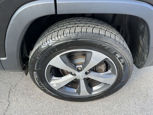 Thumbnail: 2019 Jeep Cherokee - 6