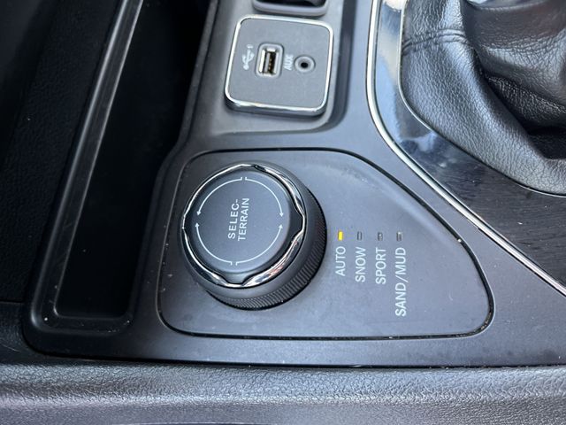 Thumbnail: 2019 Jeep Cherokee - 34