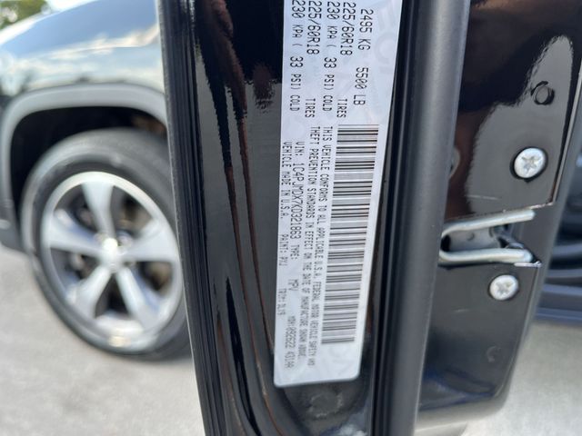 Thumbnail: 2019 Jeep Cherokee - 16
