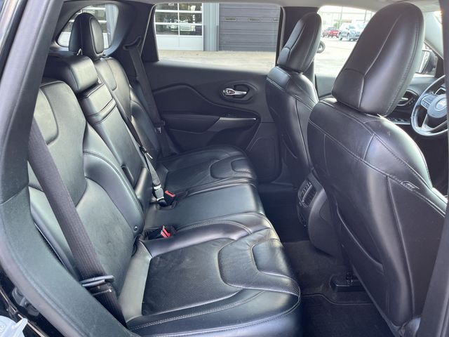Thumbnail: 2019 Jeep Cherokee - 23