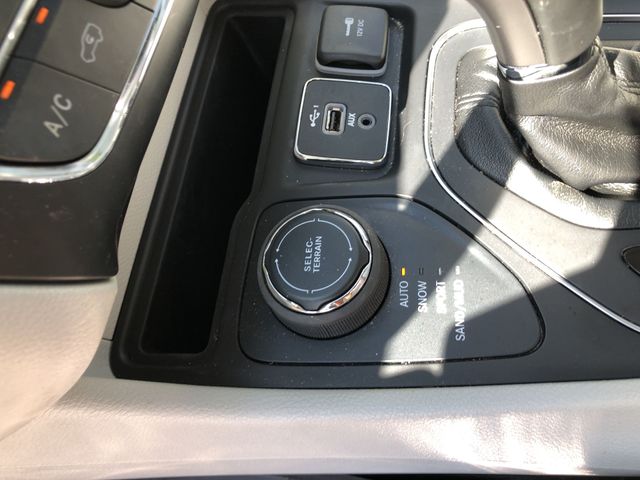 Thumbnail: 2021 Jeep Cherokee - 31