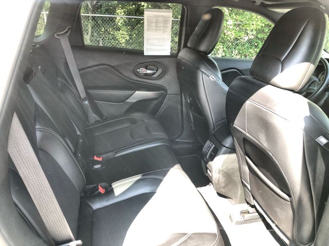 Thumbnail: 2021 Jeep Cherokee - 24