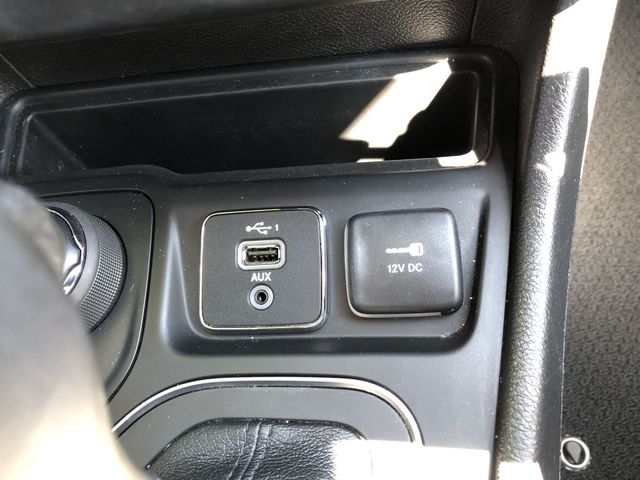 Thumbnail: 2021 Jeep Cherokee - 29