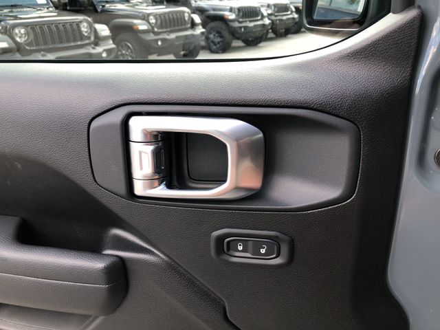 Thumbnail: 2026 Jeep Wrangler - 38