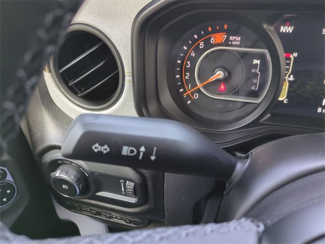 2025 Jeep Wrangler Sport 33