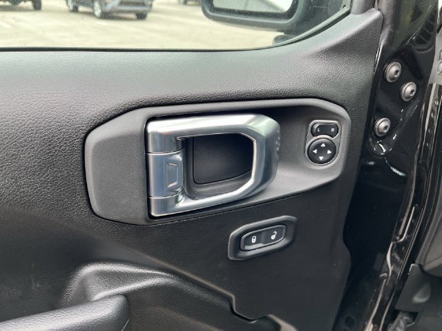 Thumbnail: 2026 Jeep Wrangler - 21