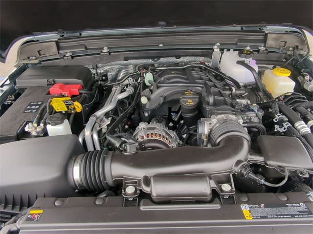 2025 Jeep Wrangler Sport 8