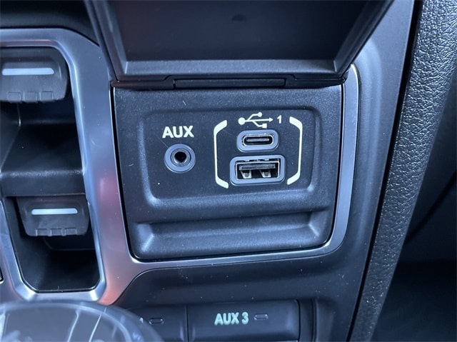2025 Jeep Wrangler Sport 38