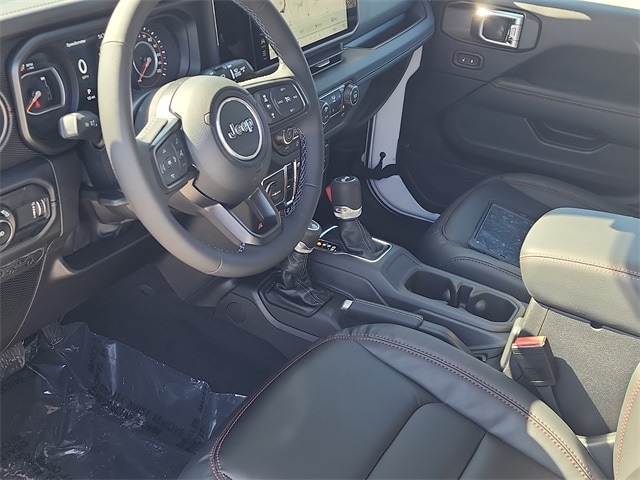 2025 Jeep Wrangler Rubicon 2
