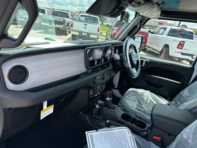 Thumbnail: 2026 Jeep Wrangler - 5