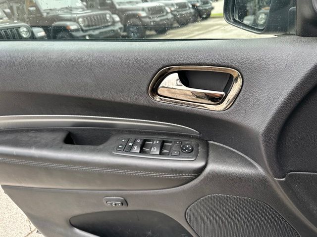 Thumbnail: 2019 Dodge Durango - 16