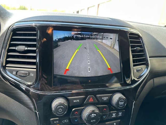 Thumbnail: 2021 Jeep Grand Cherokee - 13