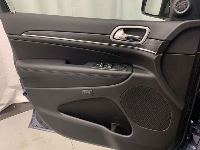 Thumbnail: 2020 Jeep Grand Cherokee - 25