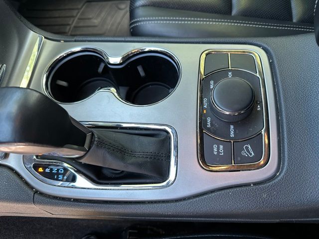 Thumbnail: 2021 Jeep Grand Cherokee - 12