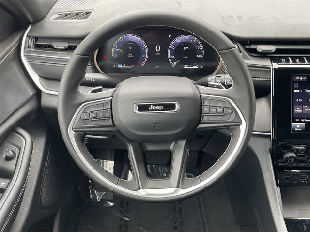 2025 Jeep Grand Cherokee Altitude 13