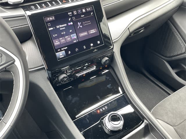 2025 Jeep Grand Cherokee Altitude 15