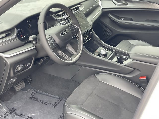 2025 Jeep Grand Cherokee Altitude 2