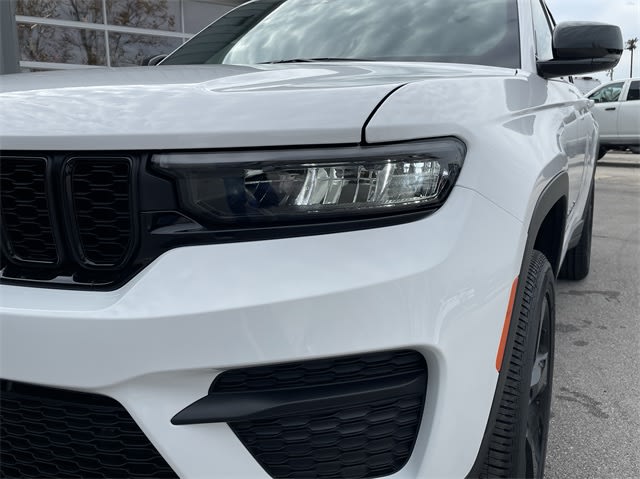 2025 Jeep Grand Cherokee Altitude 29