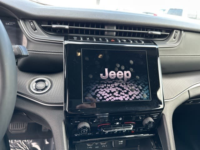 Thumbnail: 2023 Jeep Grand Cherokee - 11