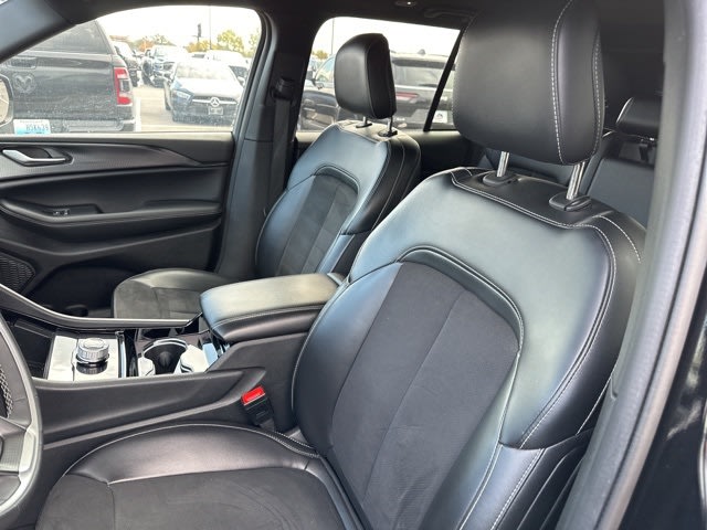 Thumbnail: 2023 Jeep Grand Cherokee - 6