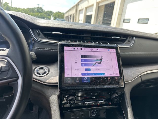 Thumbnail: 2022 Jeep Grand Cherokee - 8