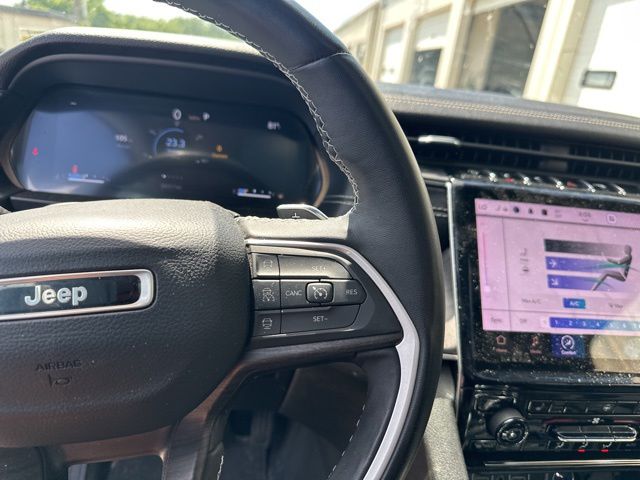 Thumbnail: 2022 Jeep Grand Cherokee - 12