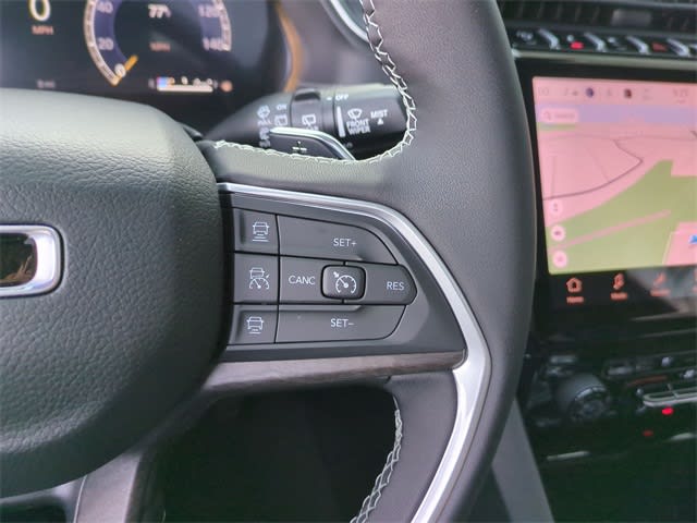 Thumbnail: 2025 Jeep Grand Cherokee - 32