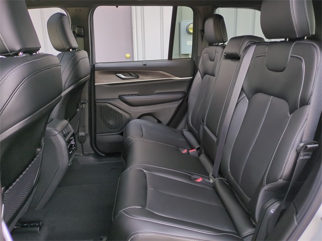 Thumbnail: 2025 Jeep Grand Cherokee - 29