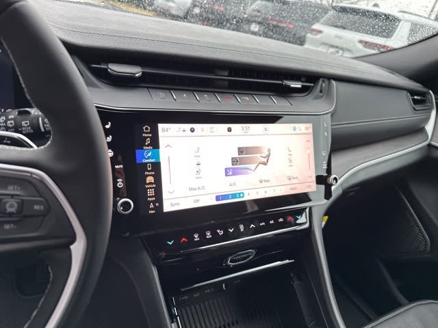 Thumbnail: 2026 Jeep Grand Cherokee - 9