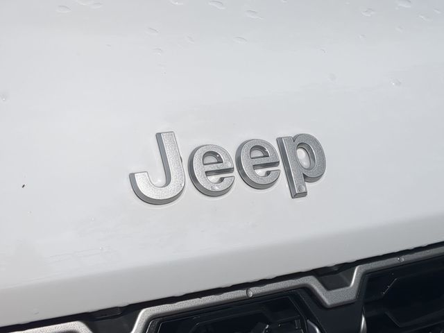 Thumbnail: 2026 Jeep Grand Cherokee - 6